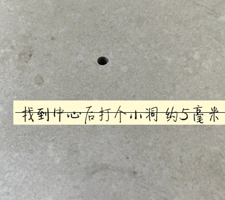 西双版瓷砖空鼓维修公司专业解答在瓷砖铺贴过程中，如果砂料搅拌不均匀，将会带来以下问题